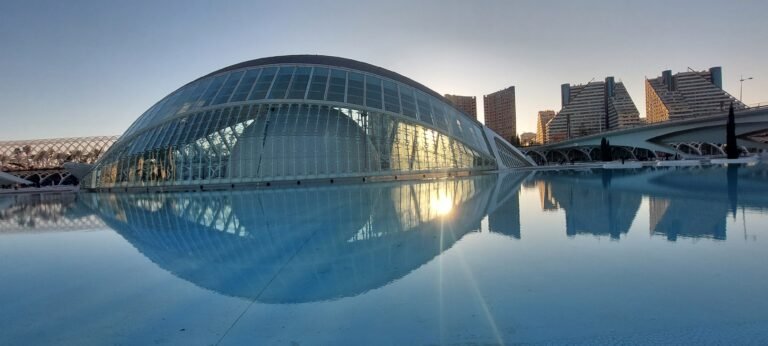 romantico tramonto all'Hemisferic a Valencia